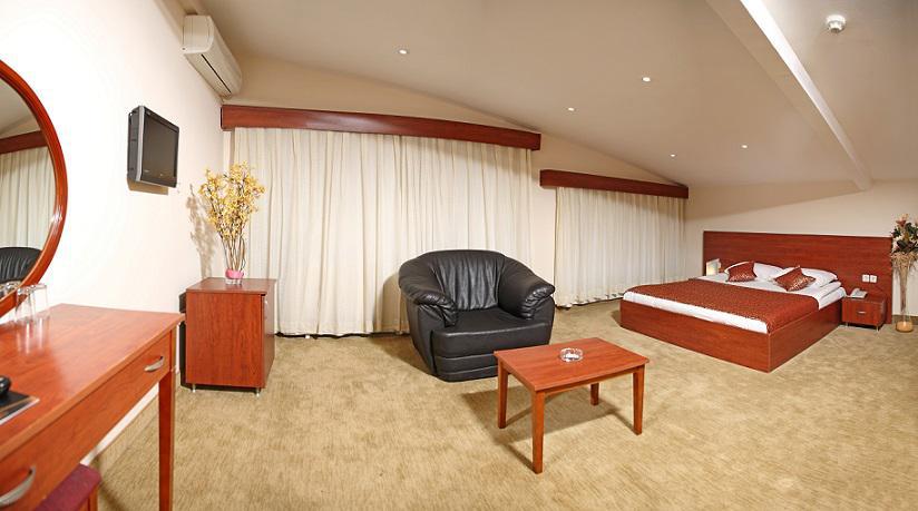 Carlton Old Hotel 4*
