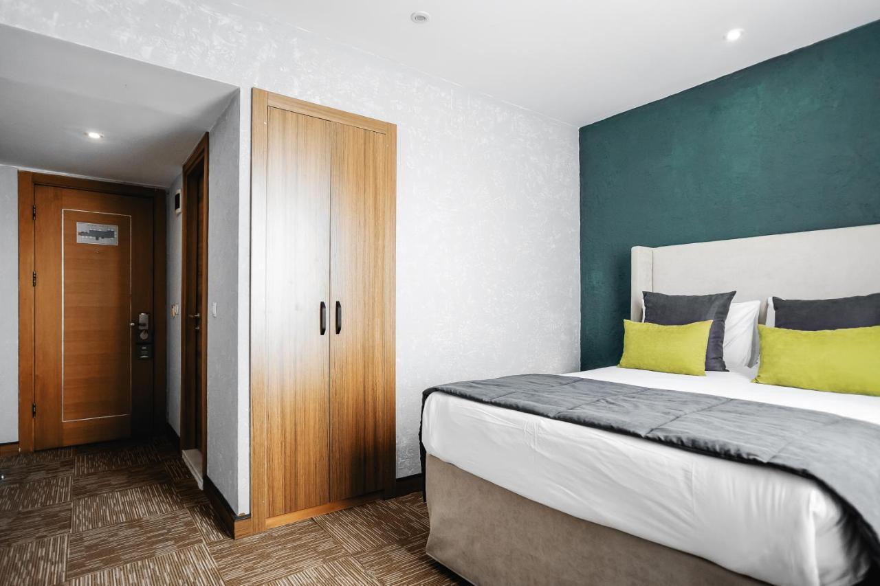 Carlton Old Hotel 4*